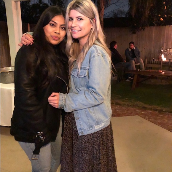 Meet your Posher, Aly ❤️ - Picture 5 of 6